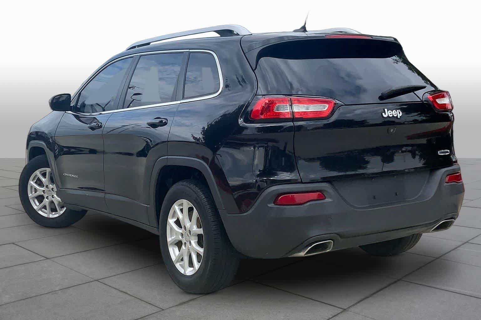 Used 2015 Jeep Cherokee Latitude w/ Comfort/Convenience Group FWD image 12