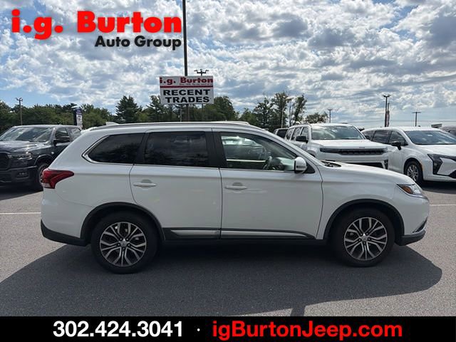 Used 2017 Mitsubishi Outlander SE AWD/4WD image 2