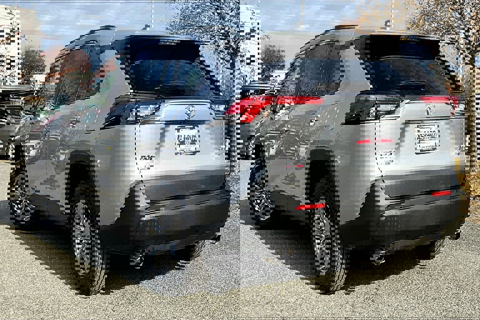 Used 2025 Toyota RAV4 XLE image 11