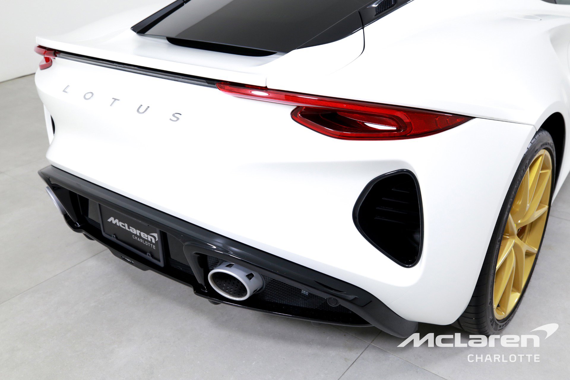 Used 2024 Lotus Emira First Edition image 32