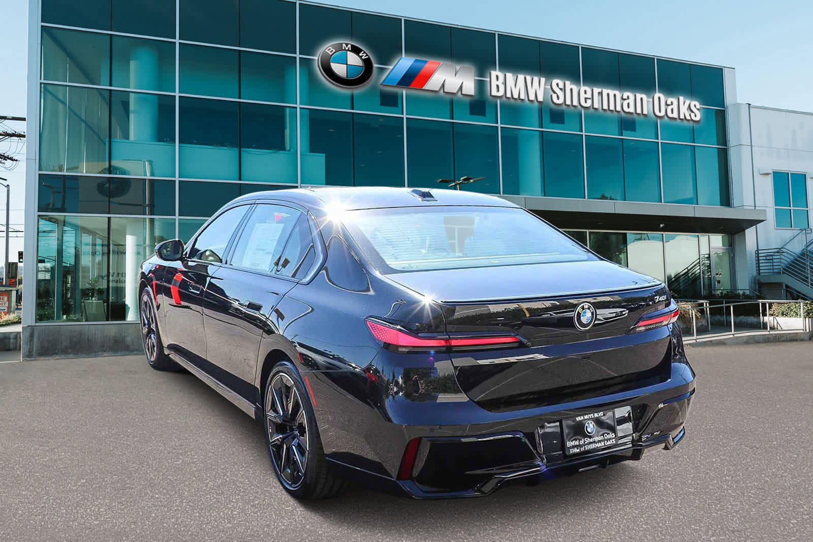 New 2026 BMW 740i w/ Premium Package image 6