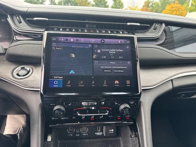 Used 2022 Jeep Grand Cherokee Limited w/ Luxury Tech Group II RWD image 11