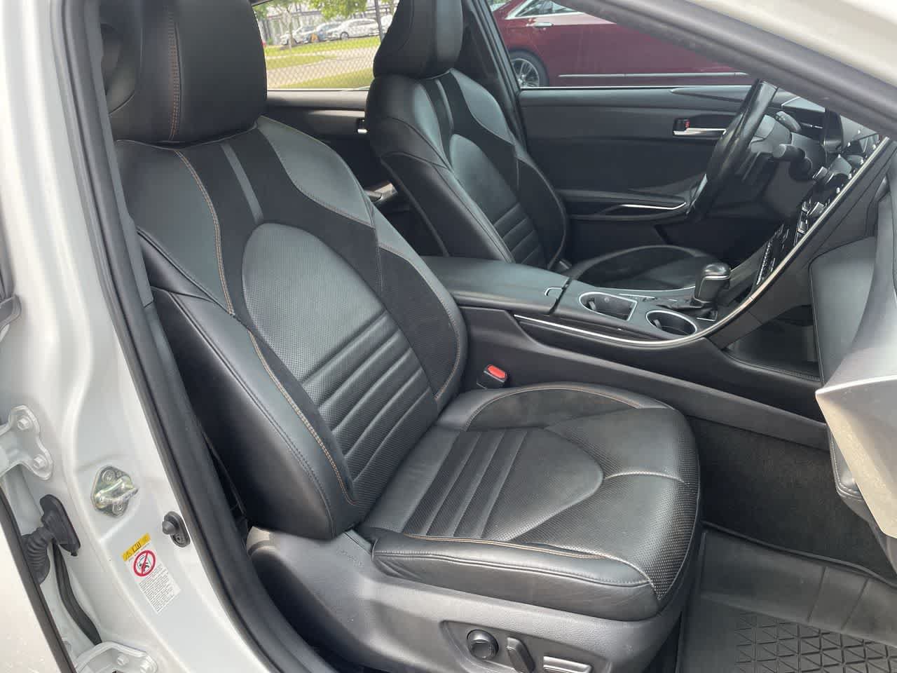 Used 2019 Toyota Avalon Touring FWD image 14