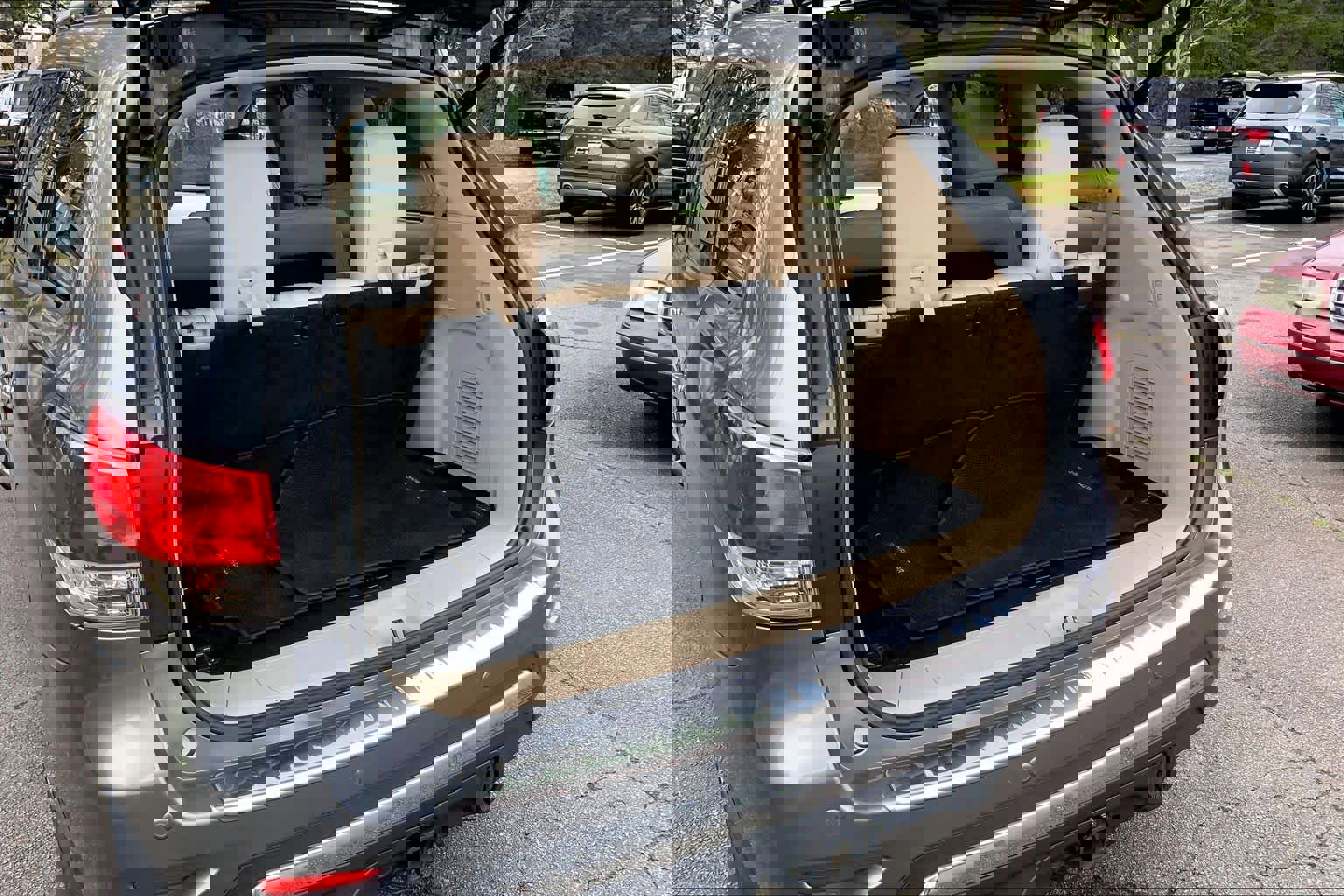 Used 2016 Nissan Pathfinder Platinum w/ Cargo Package image 32