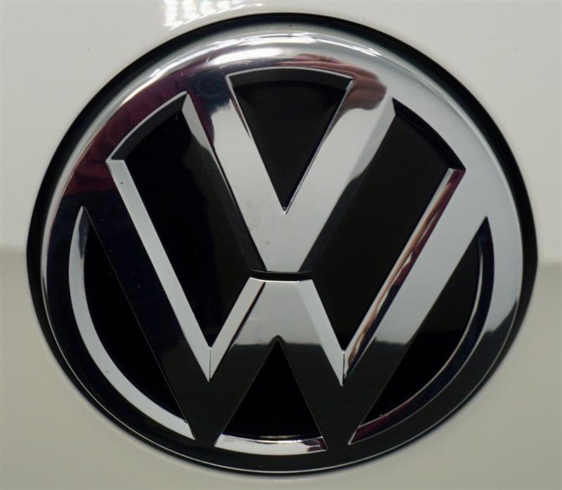 Used 2016 Volkswagen Golf R 4-Door image 37