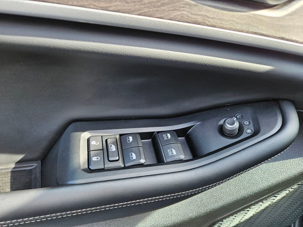Used 2024 Jeep Grand Cherokee Limited w/ Luxury Tech Group II AWD/4WD image 22