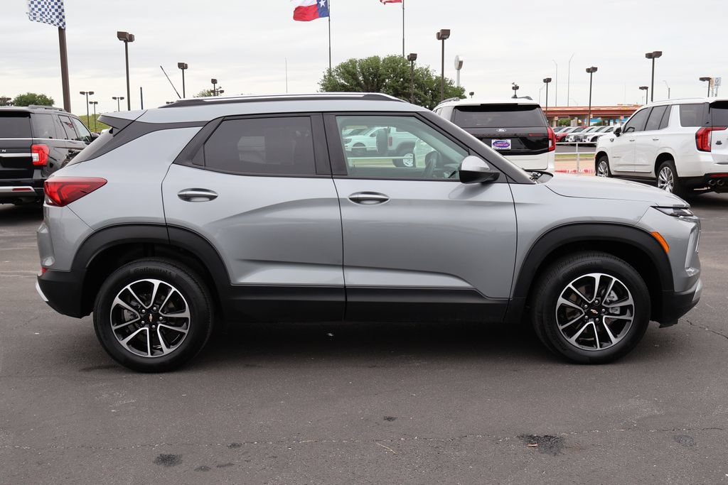 Used 2025 Chevrolet TrailBlazer LT AWD/4WD image 10