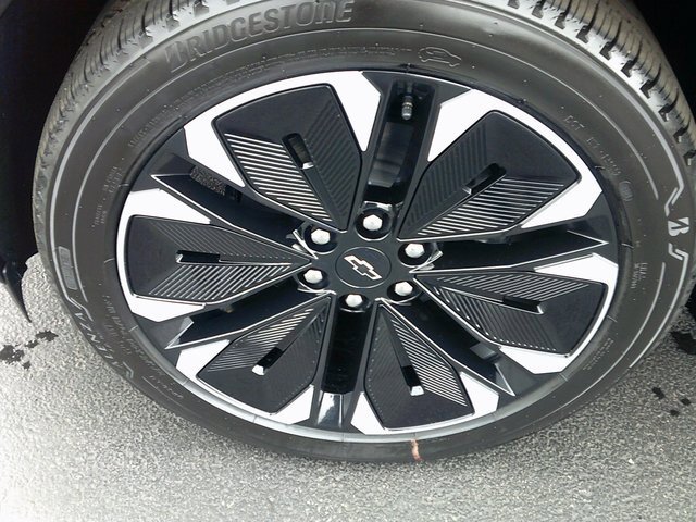 New 2025 Chevrolet Blazer EV RS image 2