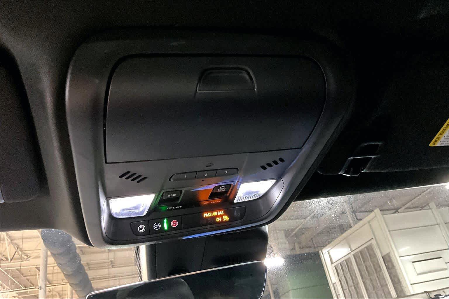Used 2022 Cadillac XT4 Sport w/ Enhanced Visibility Package FWD image 36