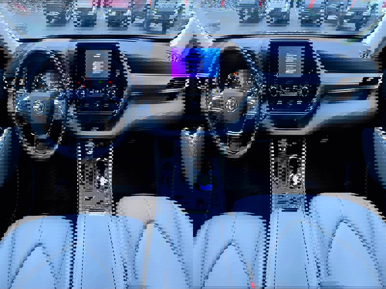 Used 2023 Toyota Highlander XLE image 22