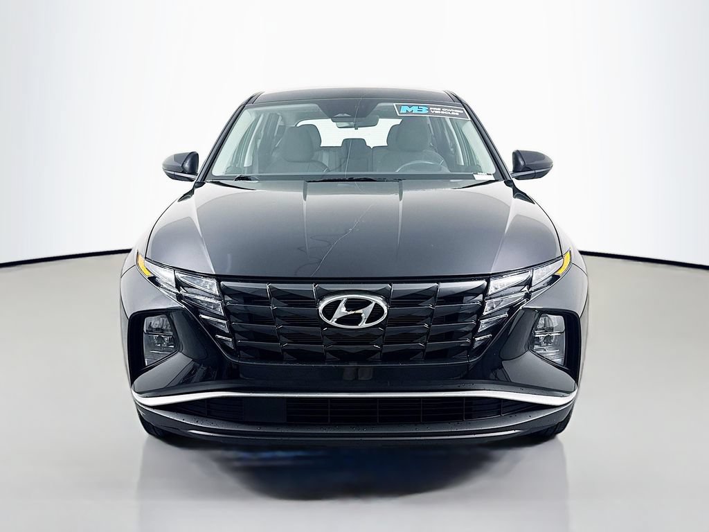 Used 2023 Hyundai Tucson SE FWD image 2