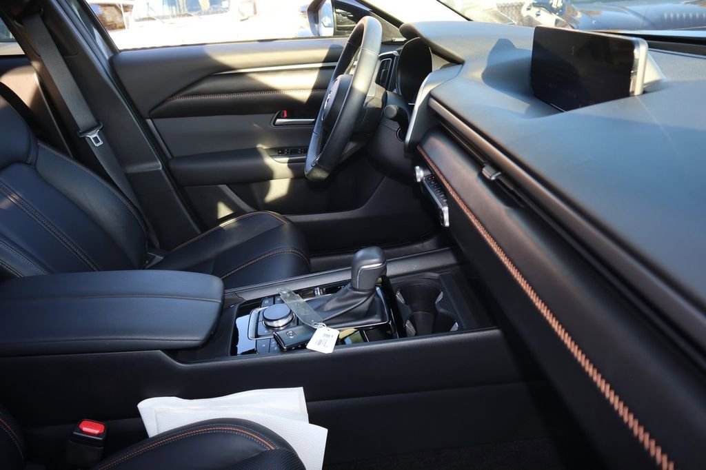 Used 2025 MAZDA CX-50 AWD 2.5 Hybrid w/ Premium Pkg image 22