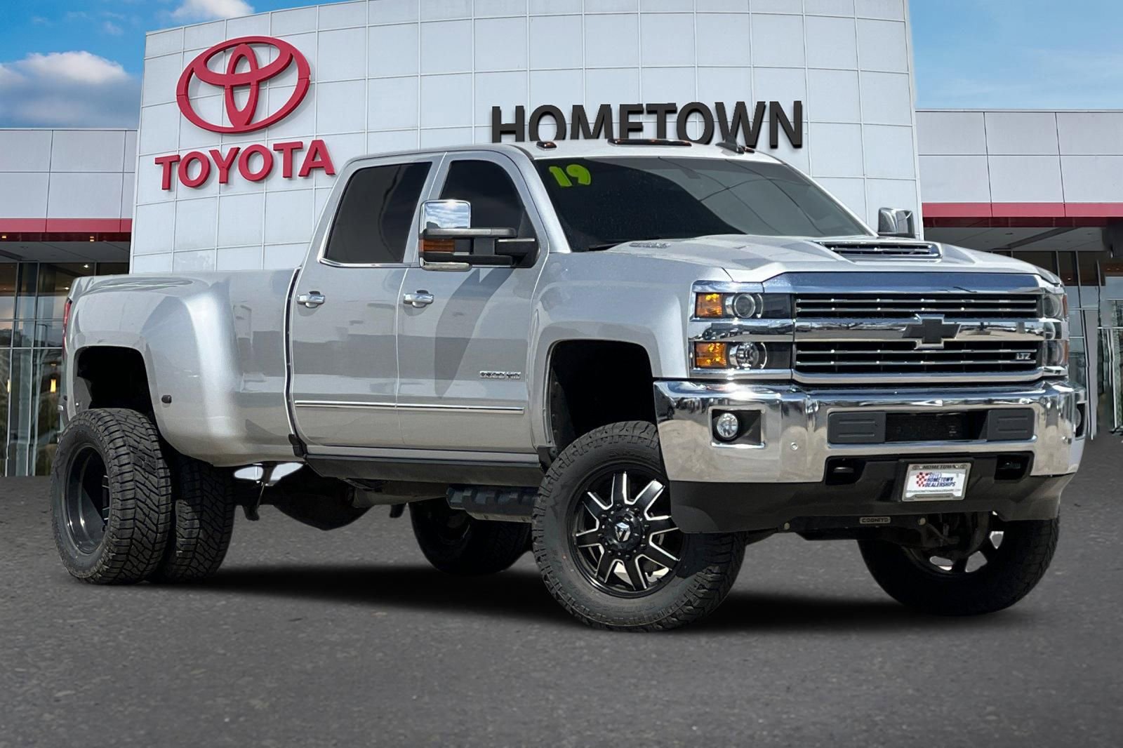 Used 2019 Chevrolet Silverado 3500 LTZ w/ Duramax Plus Package image 2