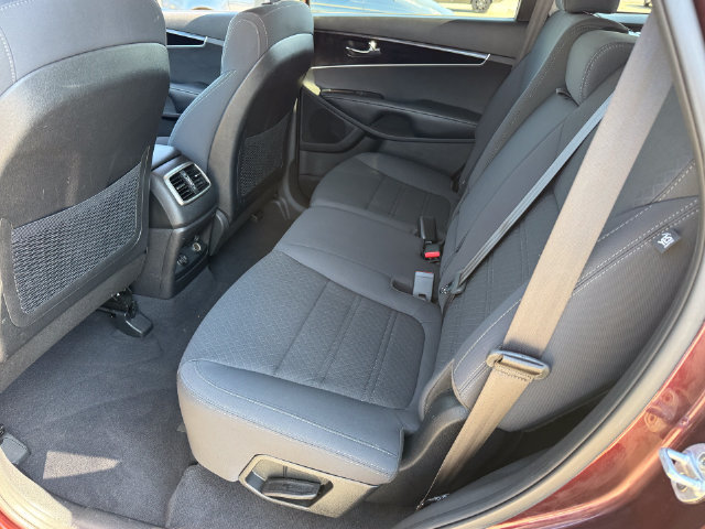 Used 2017 Kia Sorento AWD w/ LX Convenience Package image 15