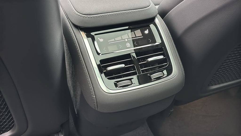 New 2026 Volvo XC90 B5 Core AWD/4WD image 8