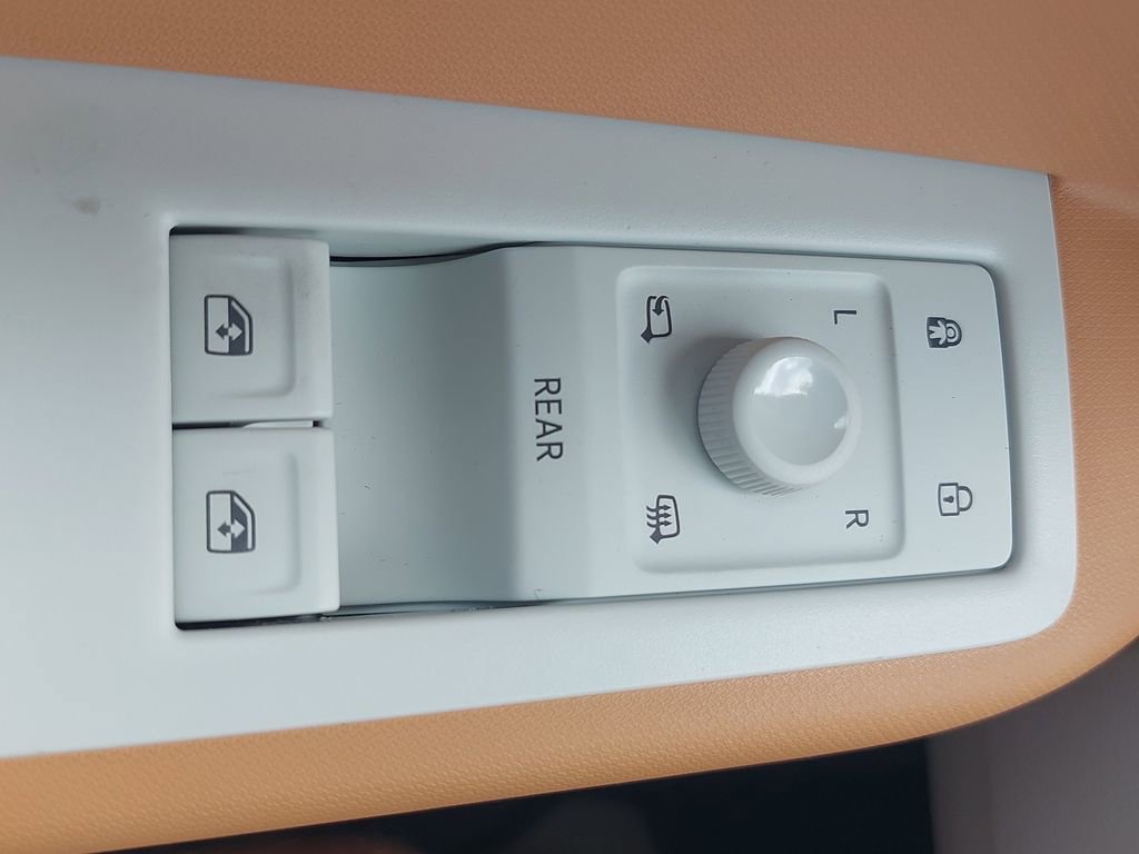 New 2025 Volkswagen ID. Buzz 1st Edition image 30