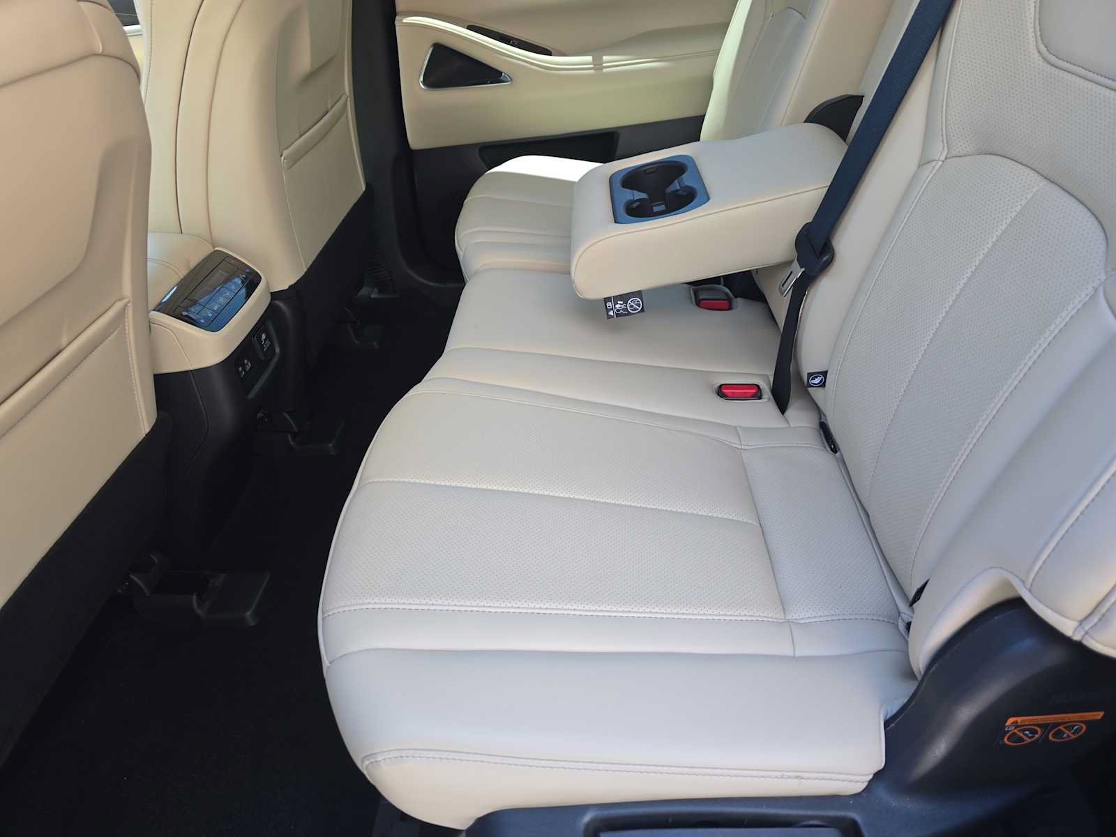 Certified 2025 INFINITI QX60 Sensory AWD/4WD image 16