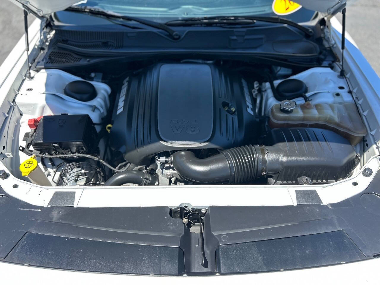 Used 2019 Dodge Challenger R/T w/ Driver Convenience Group RWD image 18
