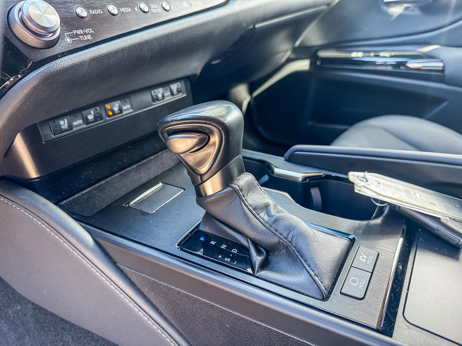 Used 2024 Lexus ES 300h w/ Premium Package FWD image 19