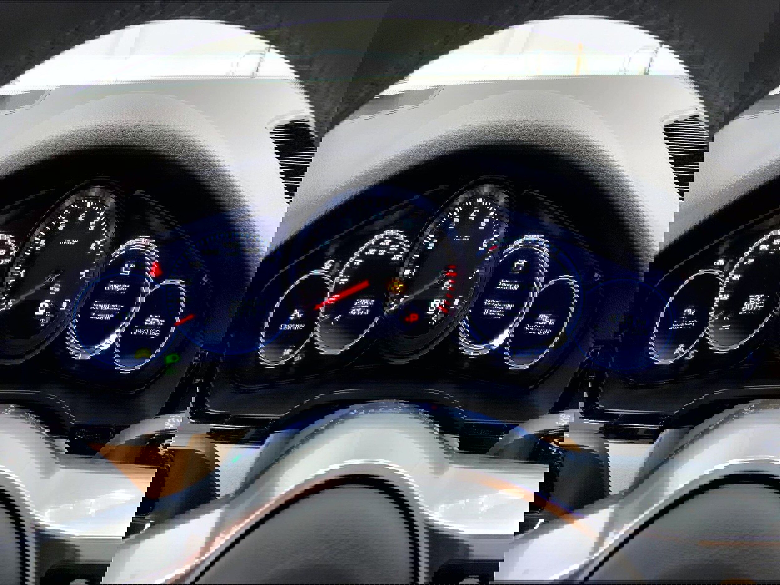 Used 2023 Porsche Cayenne Platinum Edition image 24