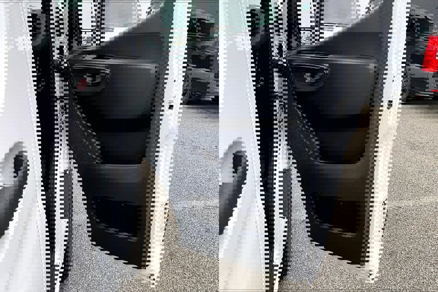 Used 2025 Mercedes-Benz Sprinter 2500 image 22