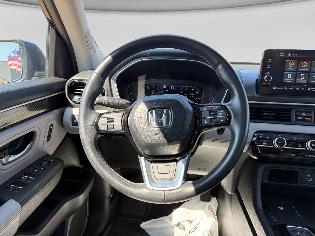 Used 2025 Honda Pilot Elite image 15
