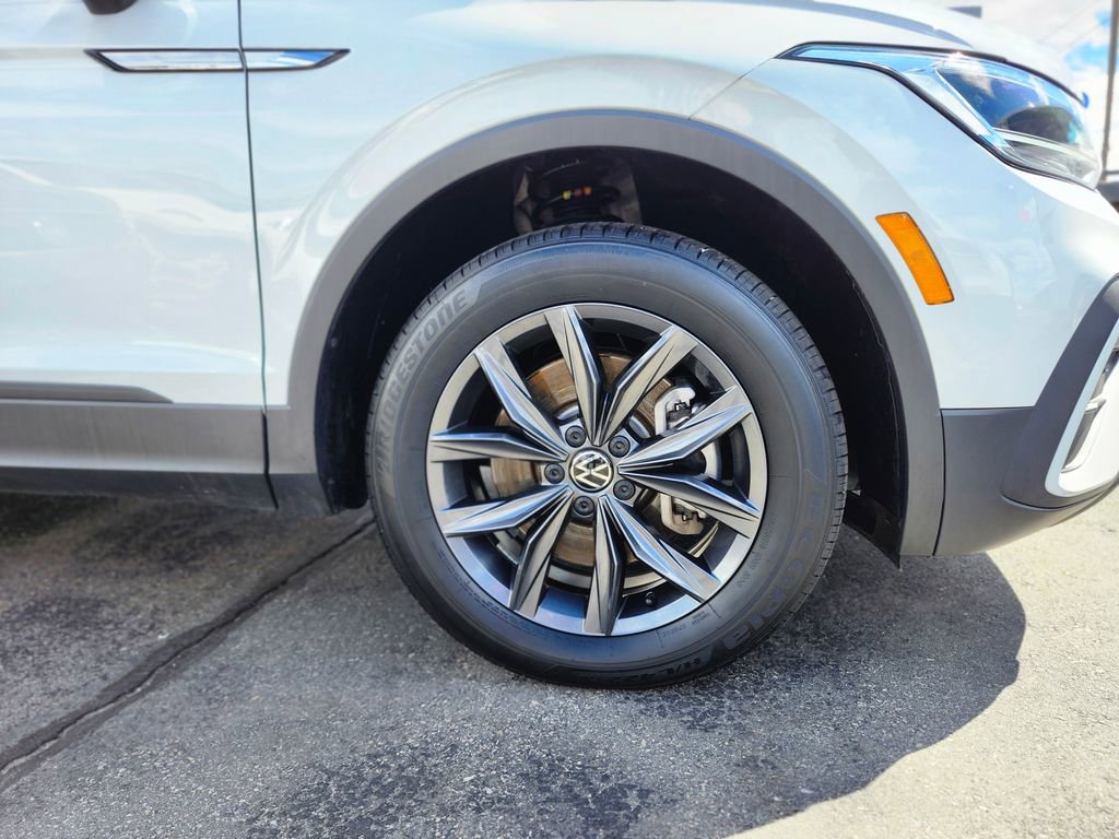 Certified 2023 Volkswagen Tiguan SE image 16
