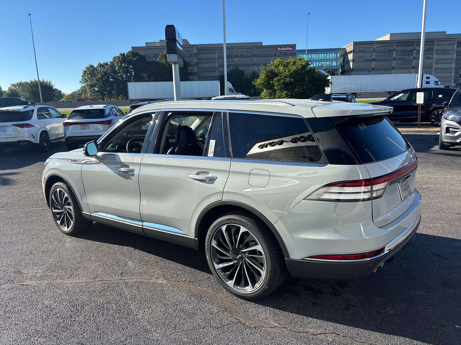 New 2027 Lincoln Aviator Reserve AWD/4WD image 5