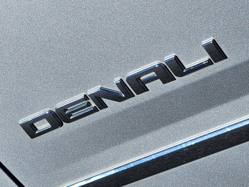 Used 2015 GMC Yukon Denali w/ Touring Package image 10