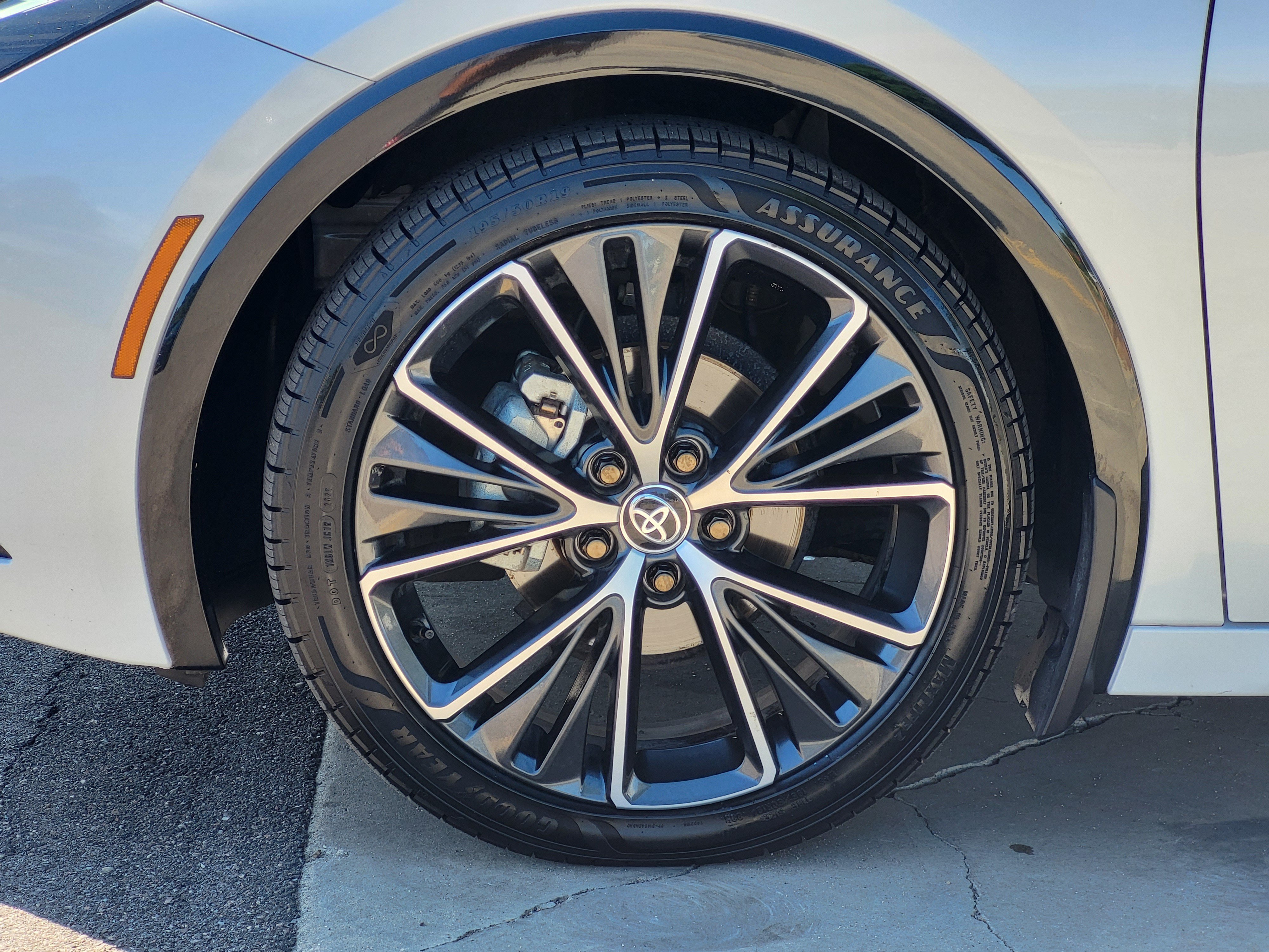 Certified 2024 Toyota Prius XLE FWD image 8