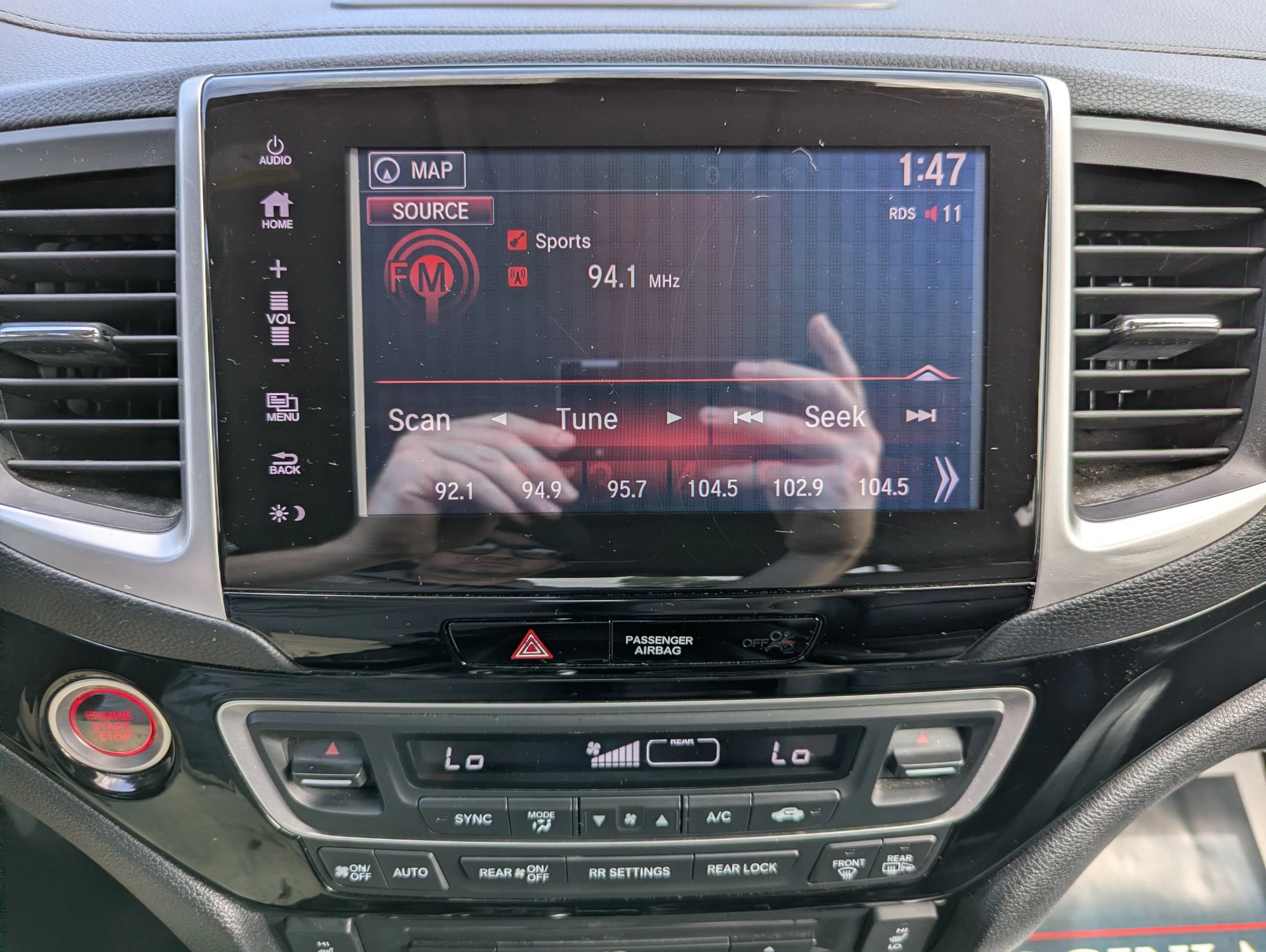 Used 2017 Honda Pilot Touring image 13