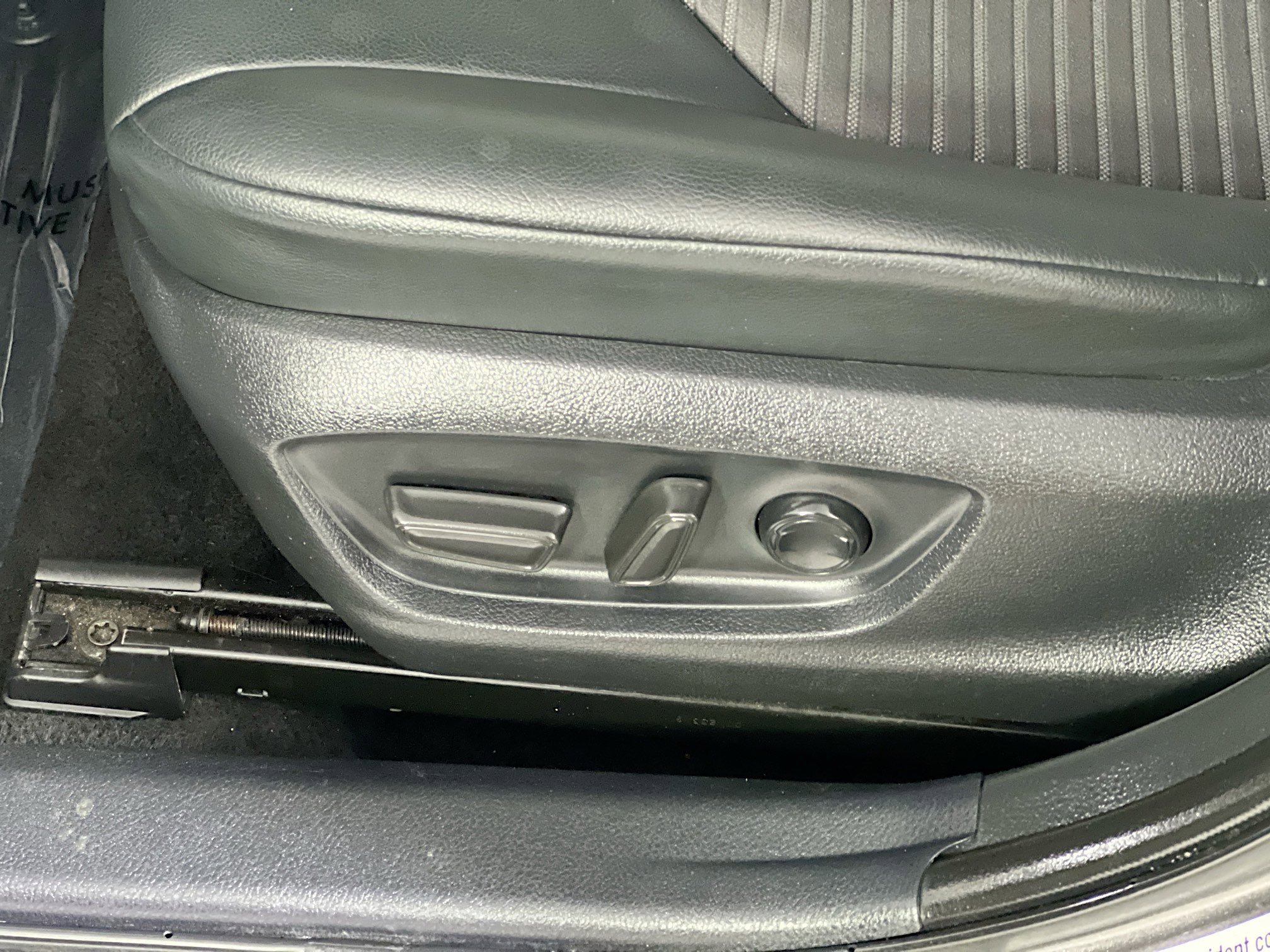 Used 2023 Toyota Camry SE image 16