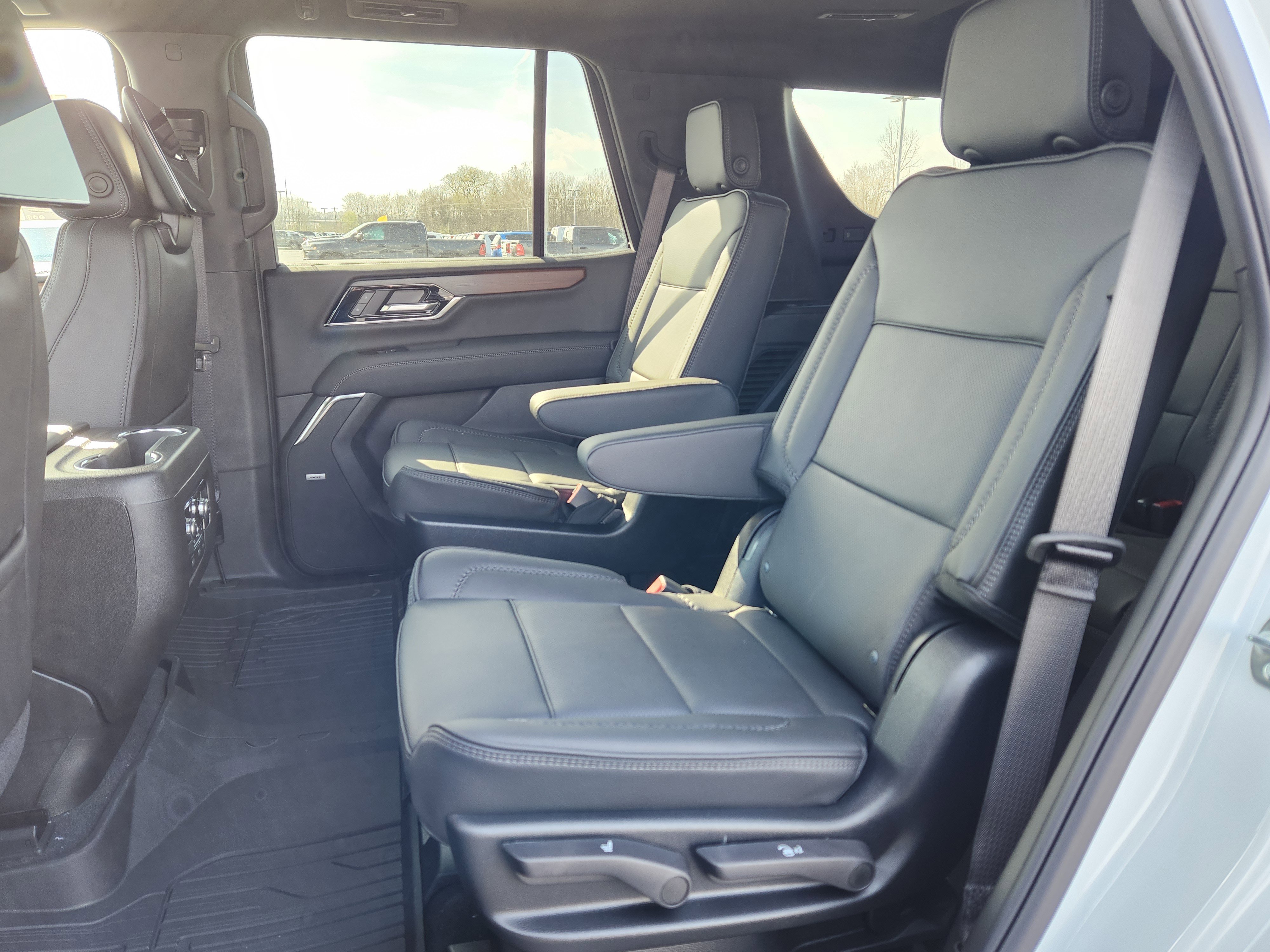 New 2026 GMC Yukon Denali w/ Denali Reserve Package image 9