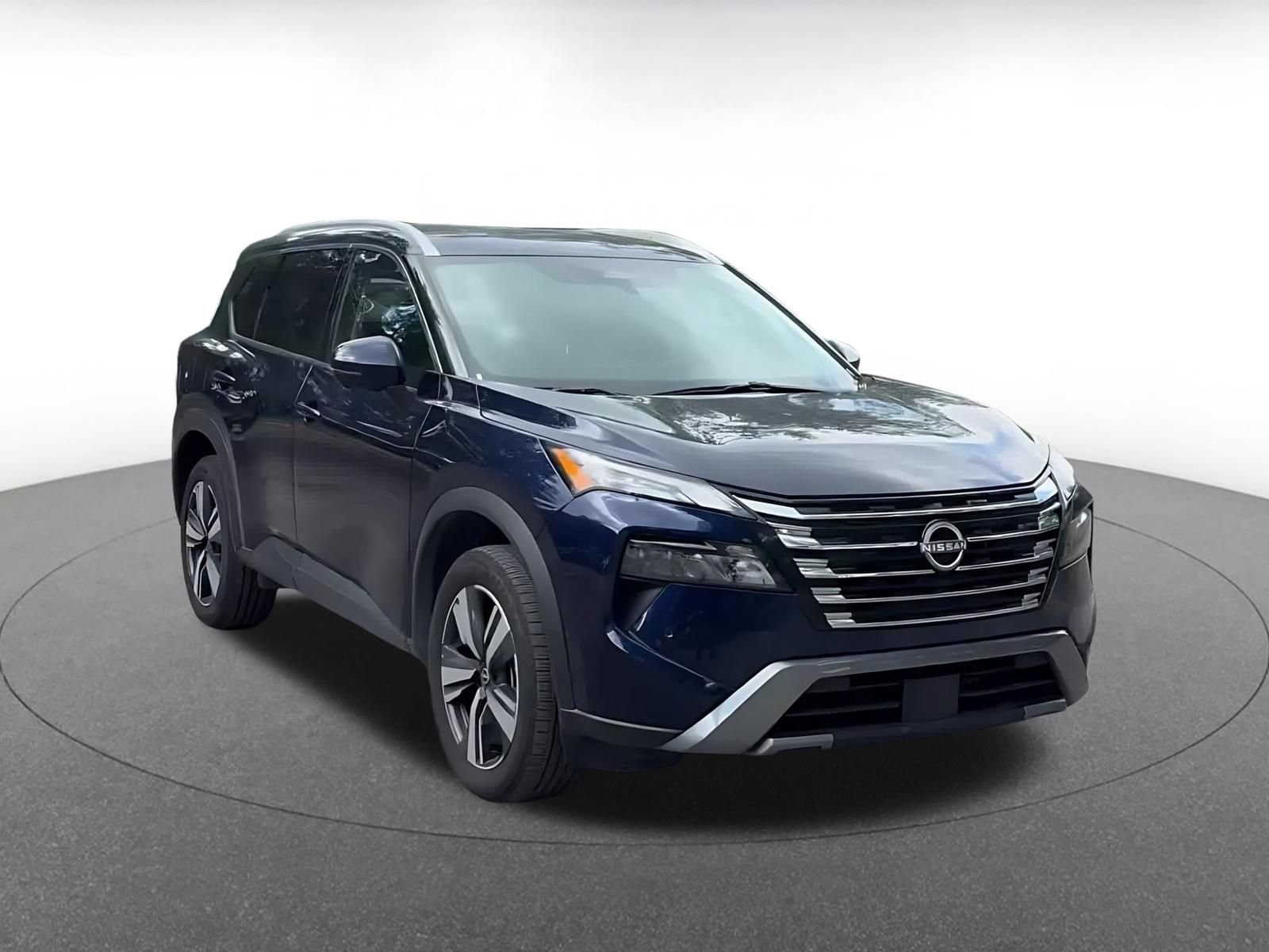 Used 2026 Nissan Rogue SL FWD image 3
