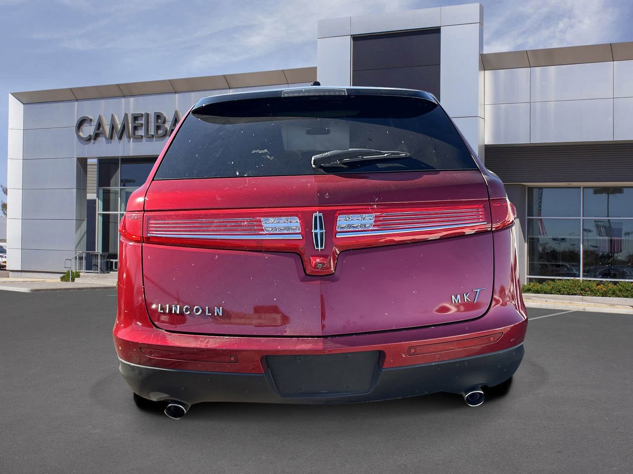 Used 2018 Lincoln MKT FWD image 5