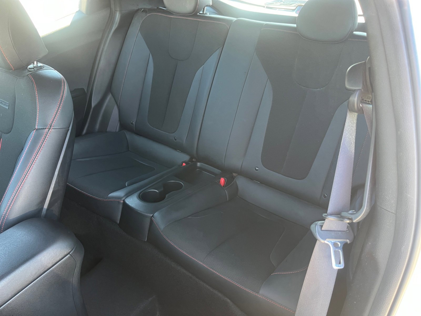 Used 2020 Hyundai Veloster 2.0 Premium image 16