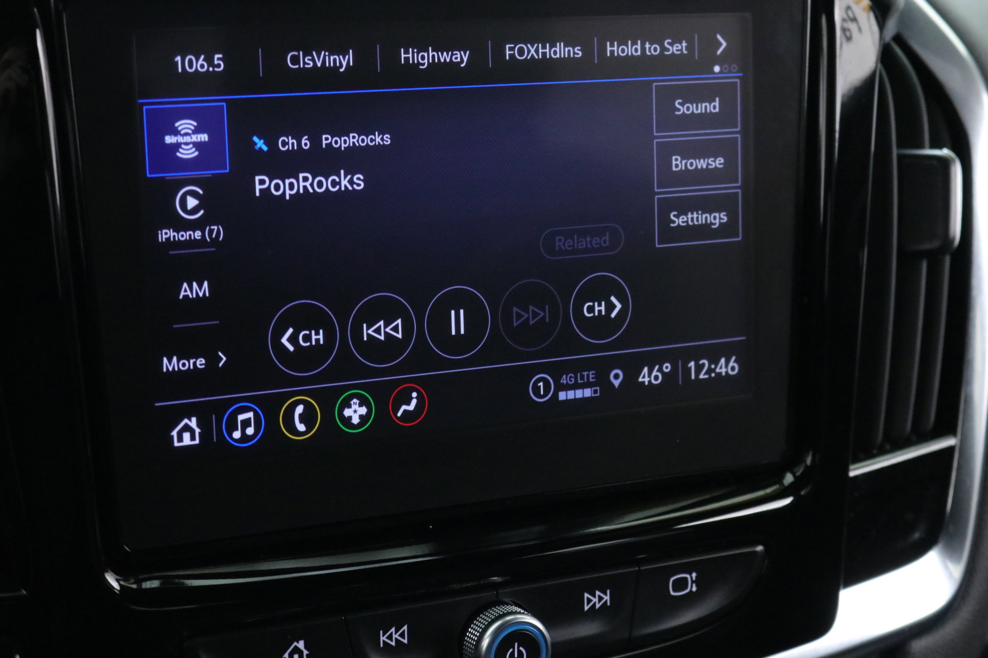 Used 2023 Chevrolet Traverse LT w/ LPO, Floor Liner Package image 18