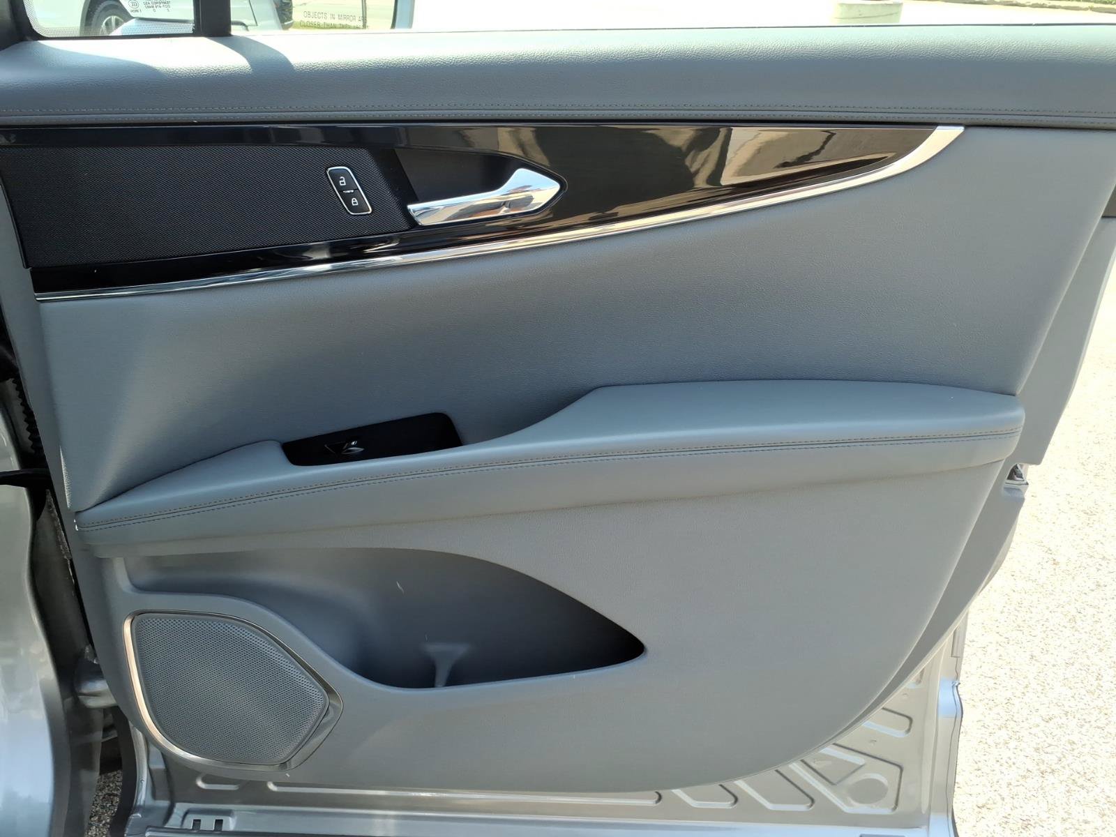 Certified 2022 Lincoln Nautilus Reserve AWD/4WD image 9