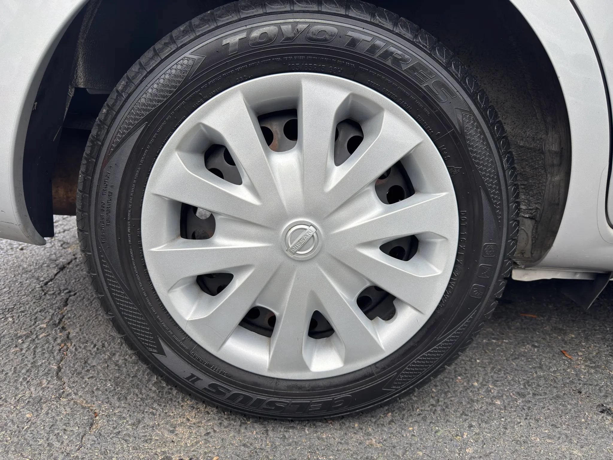 Used 2019 Nissan Versa SV FWD image 10