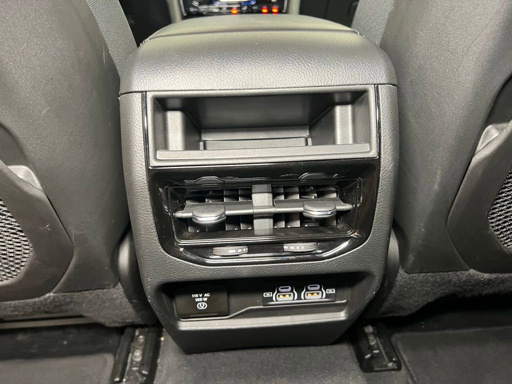 Used 2024 Jeep Grand Cherokee Altitude image 23