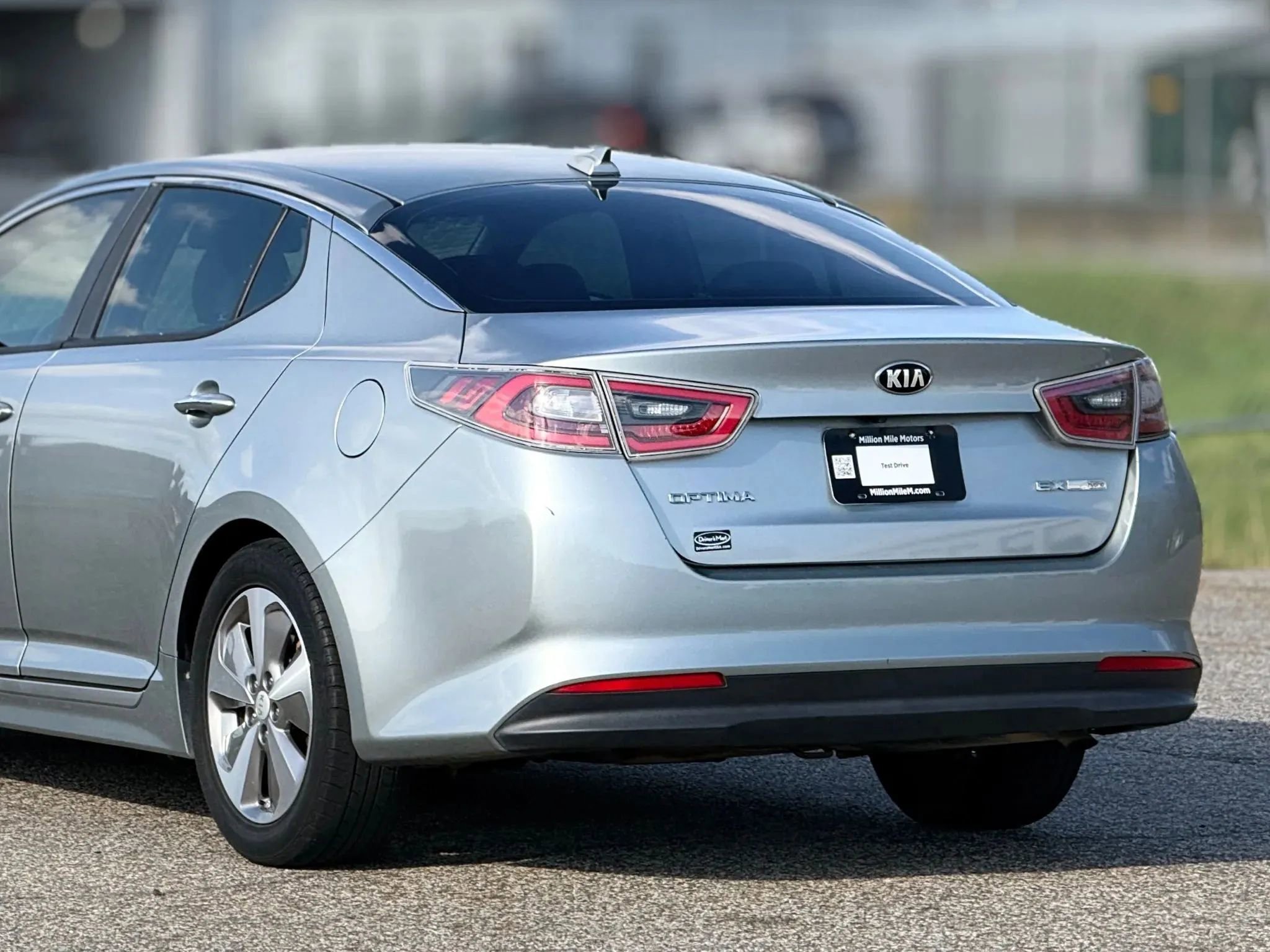 Used 2015 Kia Optima EX image 16