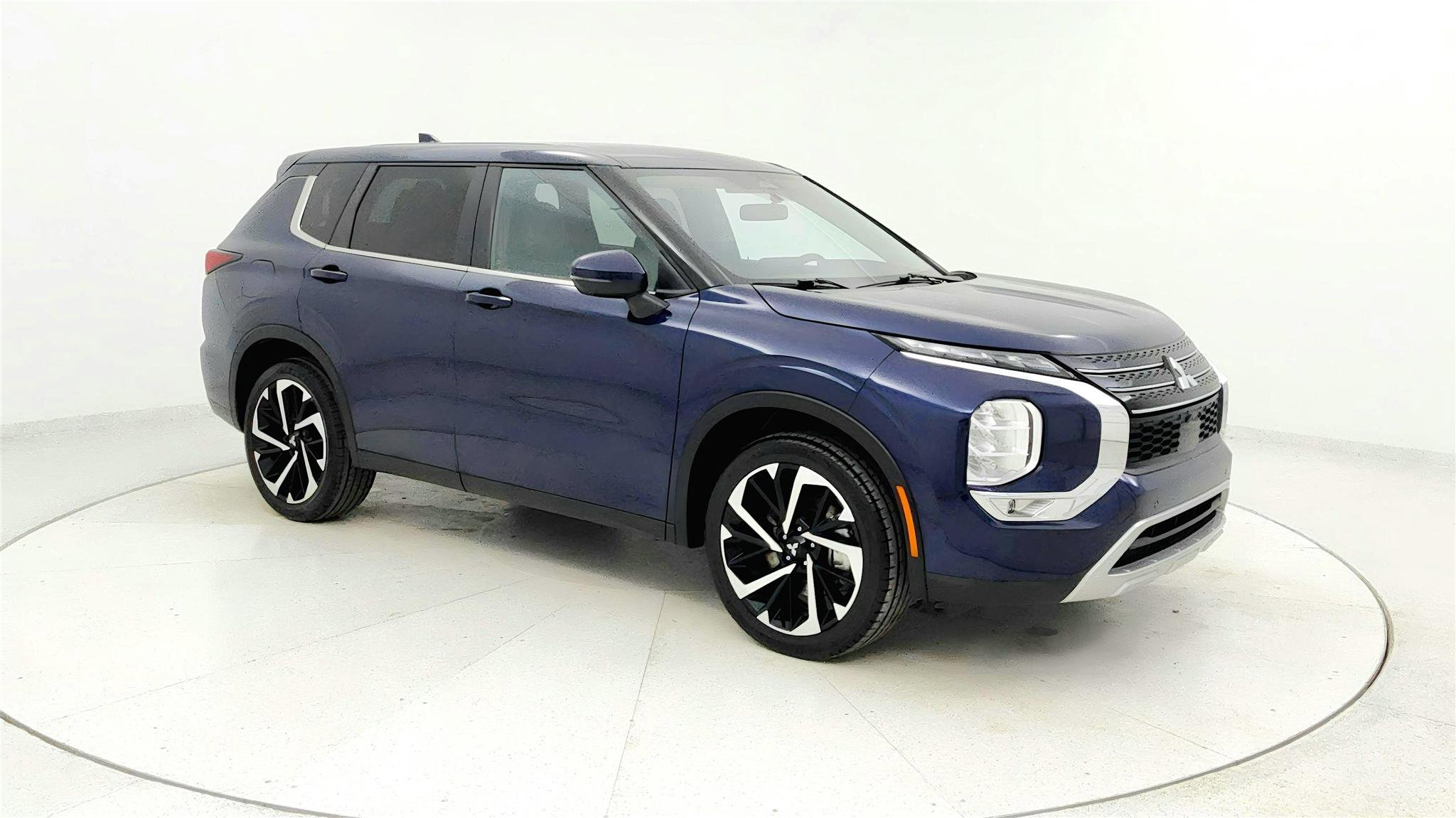 Used 2024 Mitsubishi Outlander FWD image 7