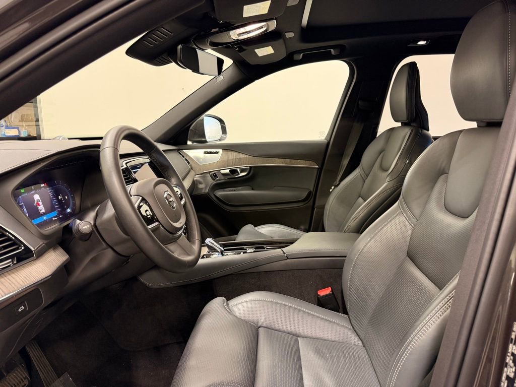 Used 2023 Volvo XC90 B6 Ultimate w/ Protection Package Premier image 12
