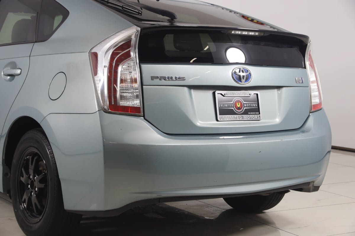 Used 2014 Toyota Prius Two FWD image 16