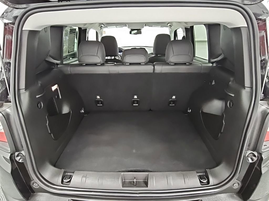 Used 2023 Jeep Renegade Trailhawk w/ Trailhawk Elite Group image 33