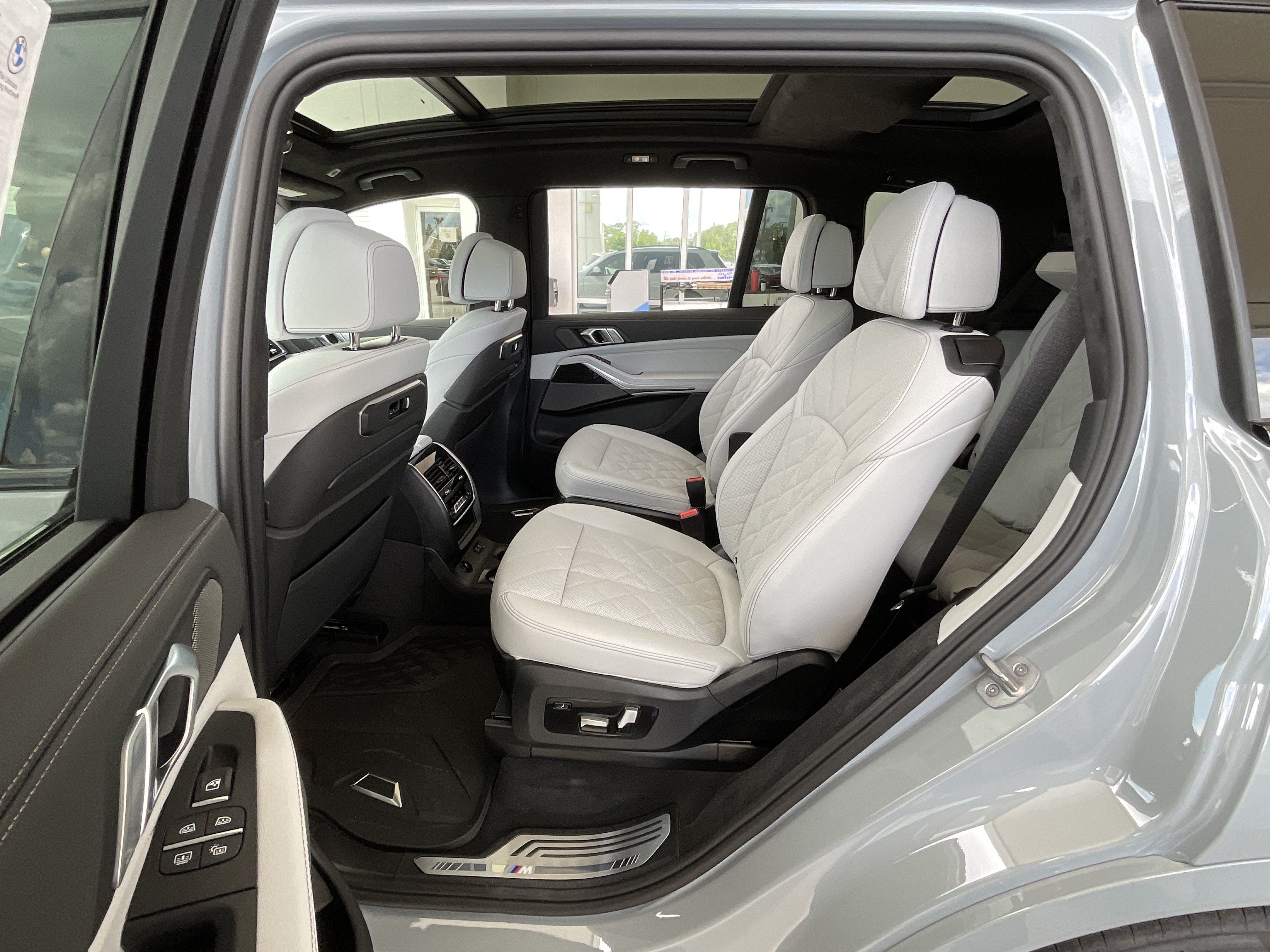 New 2027 BMW X7 xDrive40i w/ M Sport Package AWD/4WD image 27
