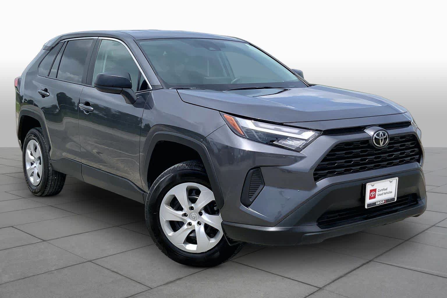 Used 2023 Toyota RAV4 LE FWD image 3