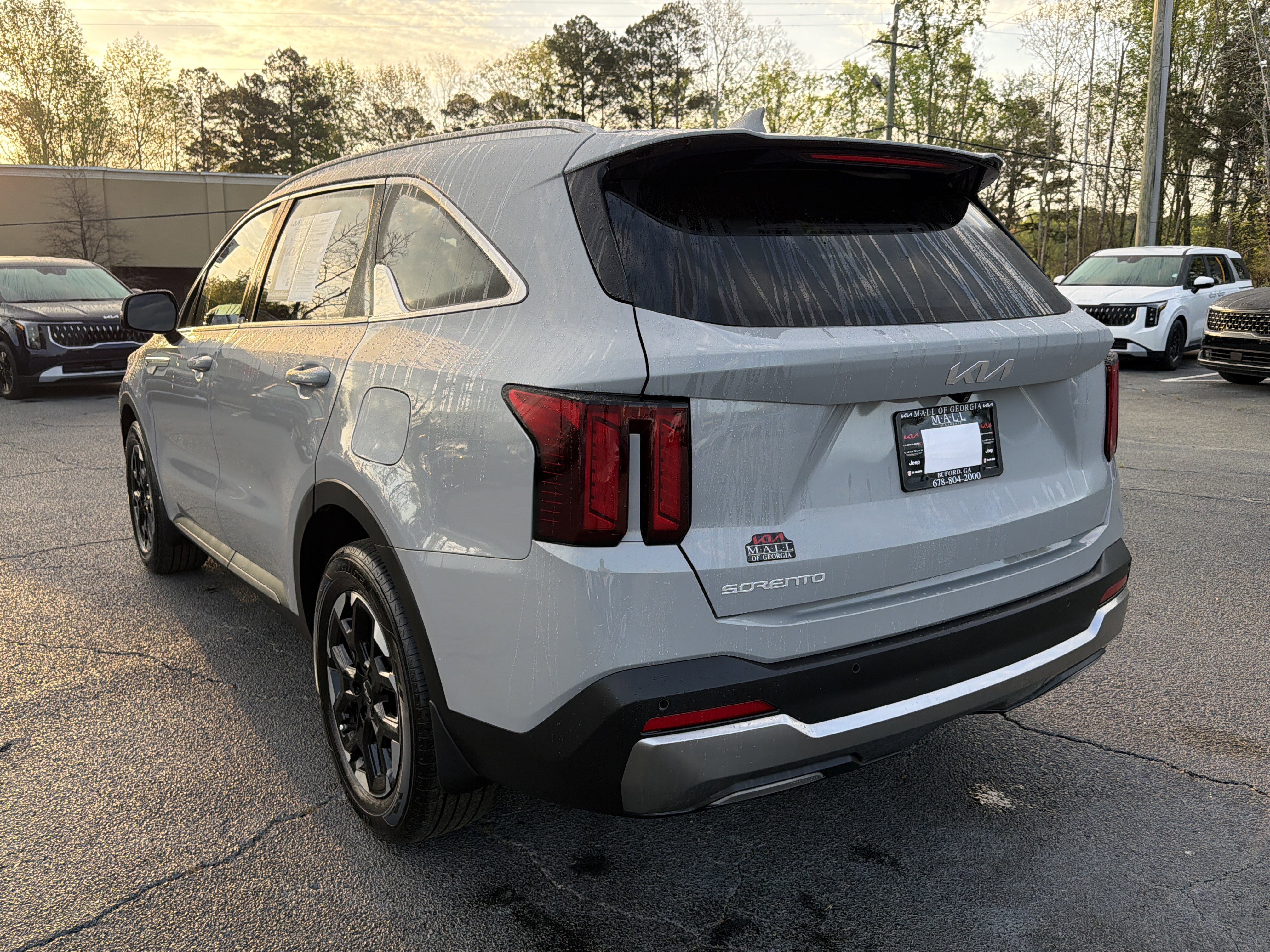 Used 2025 Kia Sorento S FWD image 4