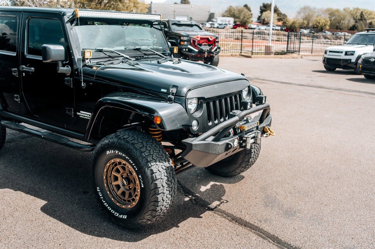 Used 2016 Jeep Wrangler Unlimited Rubicon image 9