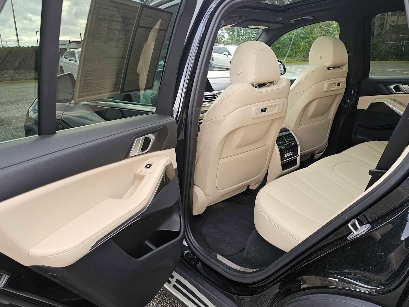 Used 2022 BMW X5 sDrive40i w/ Parking Assistance Package image 15